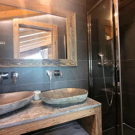 샬레 Cozy A 4* Avec Cheminee, Wifi, Et Balcon Proche Des Pistes Aux Gets - Fr-1-598-89 *
